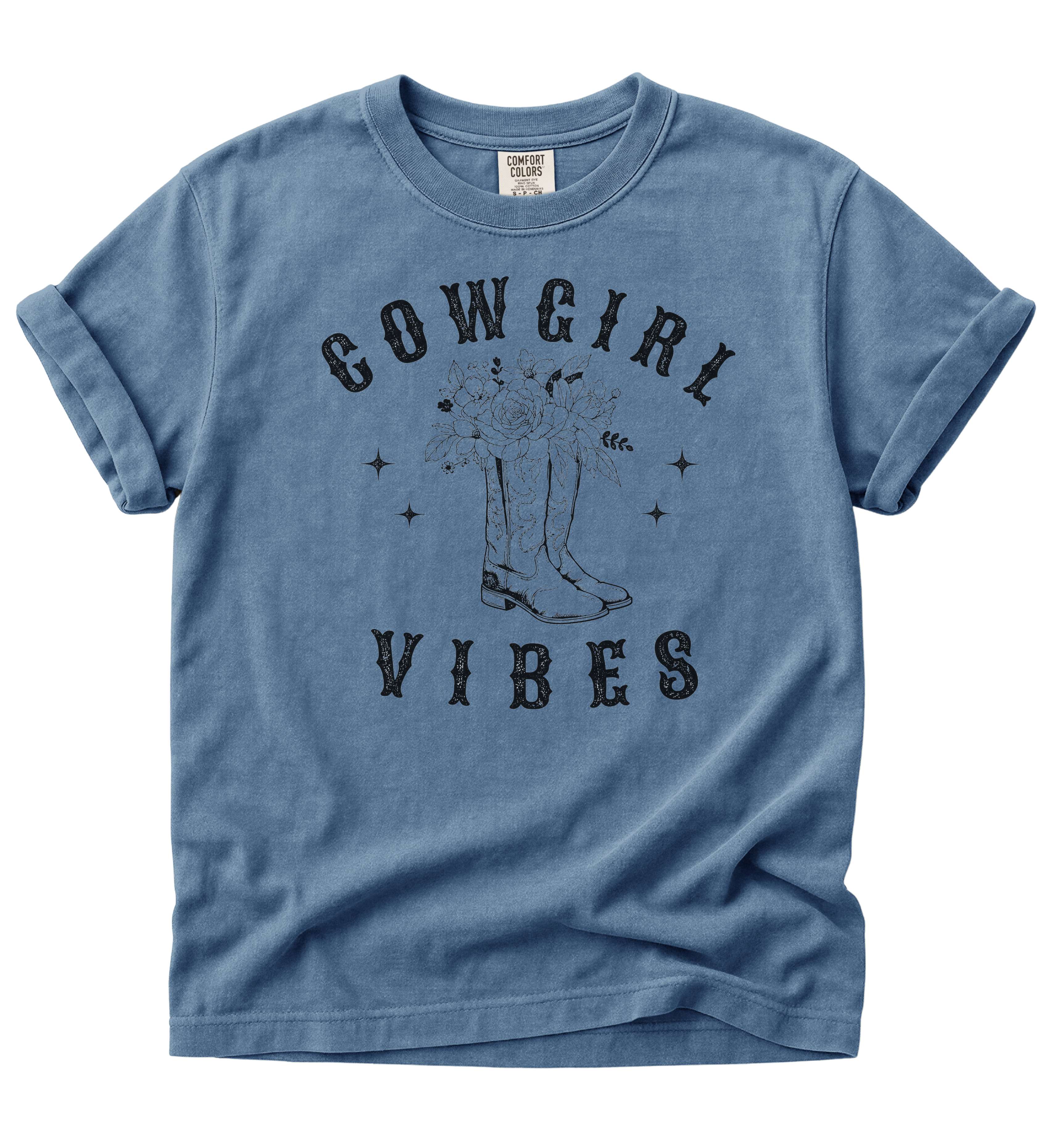 Cowgirl Vibes – Floral Western Boots Tee